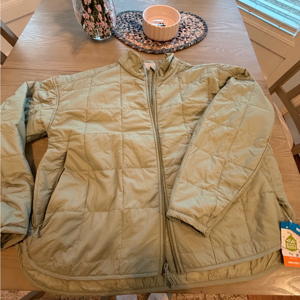 NWT women’s sage green Columbia jacket (XL)